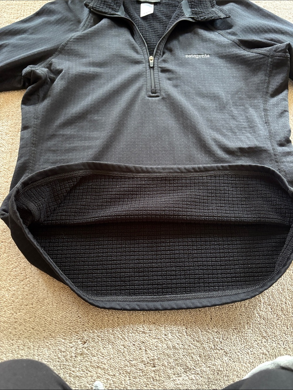 Patagonia R1 Quarter Zip - Picture 2 of 10
